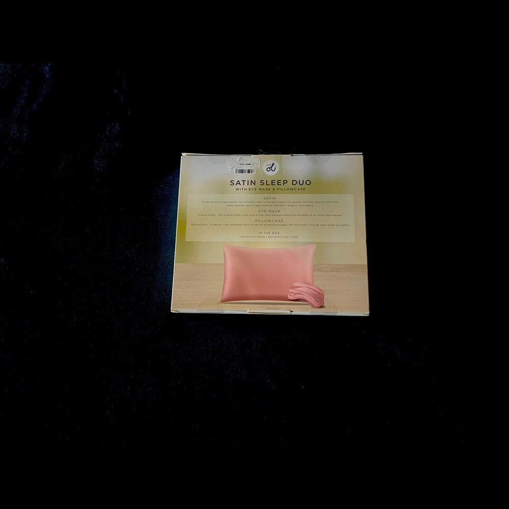 Satin Sleep Duo has a pink silk eye mask and one pink standard silk pillowcase! - Picture 2 of 2